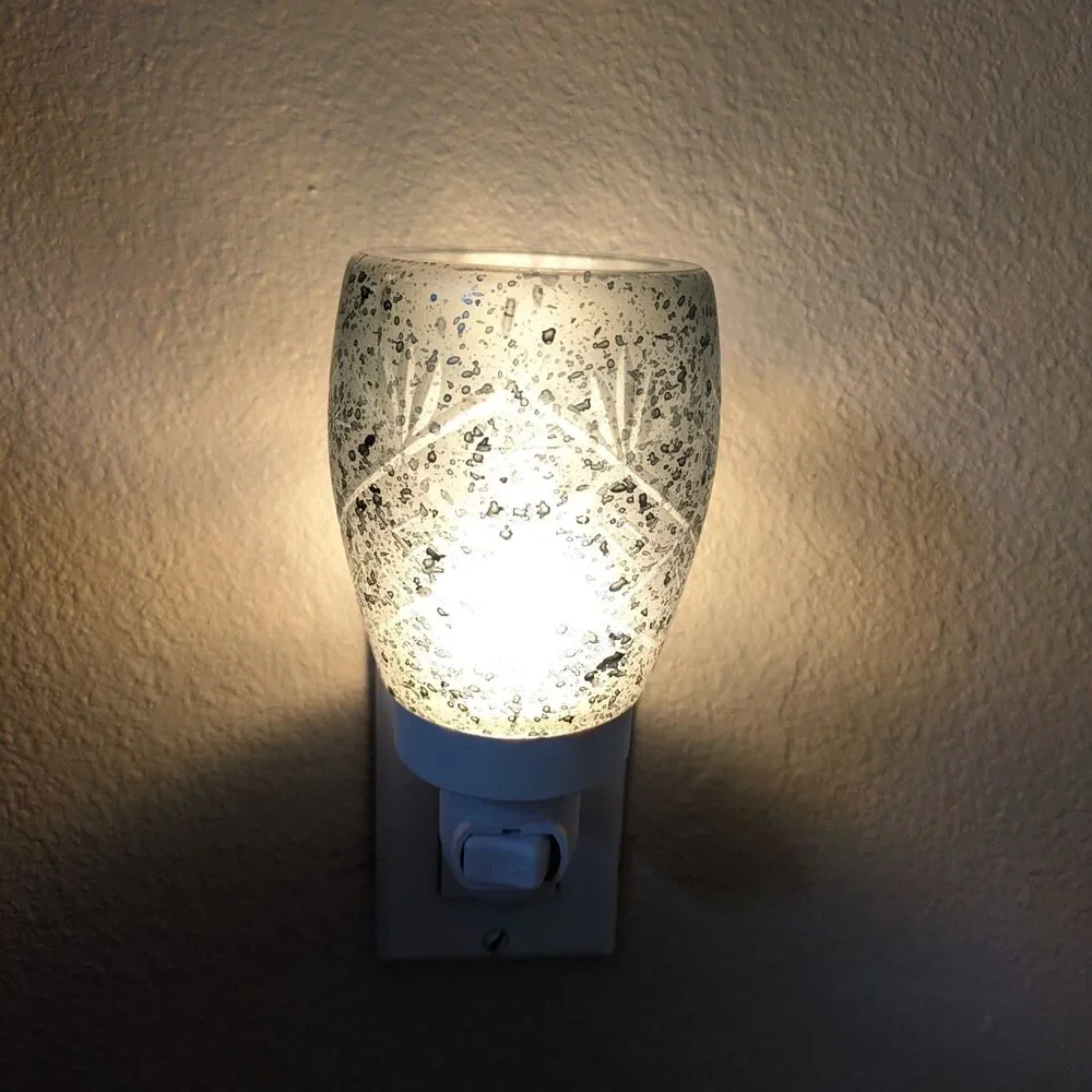 Scentsy Vintage Etched Green Glass Wall Plug In Mini Wax Warmer W/ Bulb 2015